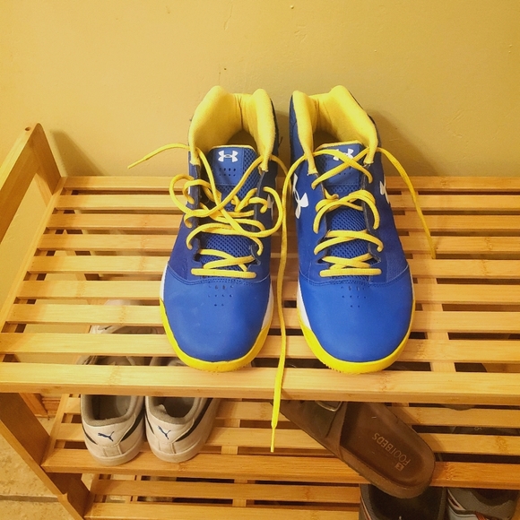 EUC Under Armour Basketball Shoes - Picture 5 of 6